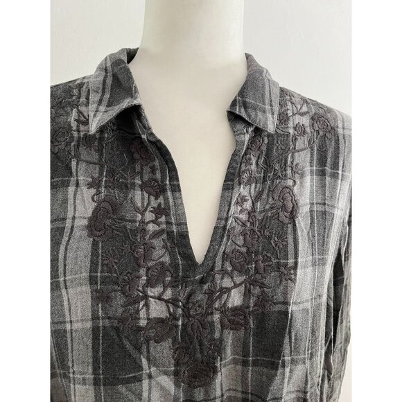 EUC J.Jill Gray Plaid Tunic Blouse With Embroidered V-Neck & Rolled Sleeves - Picture 3 of 9